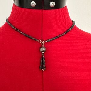 Elegant Beaded Necklace in Black and Green